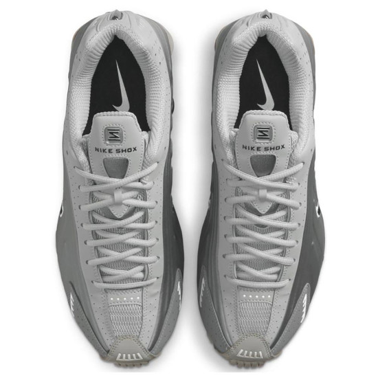 Nike Shox R4